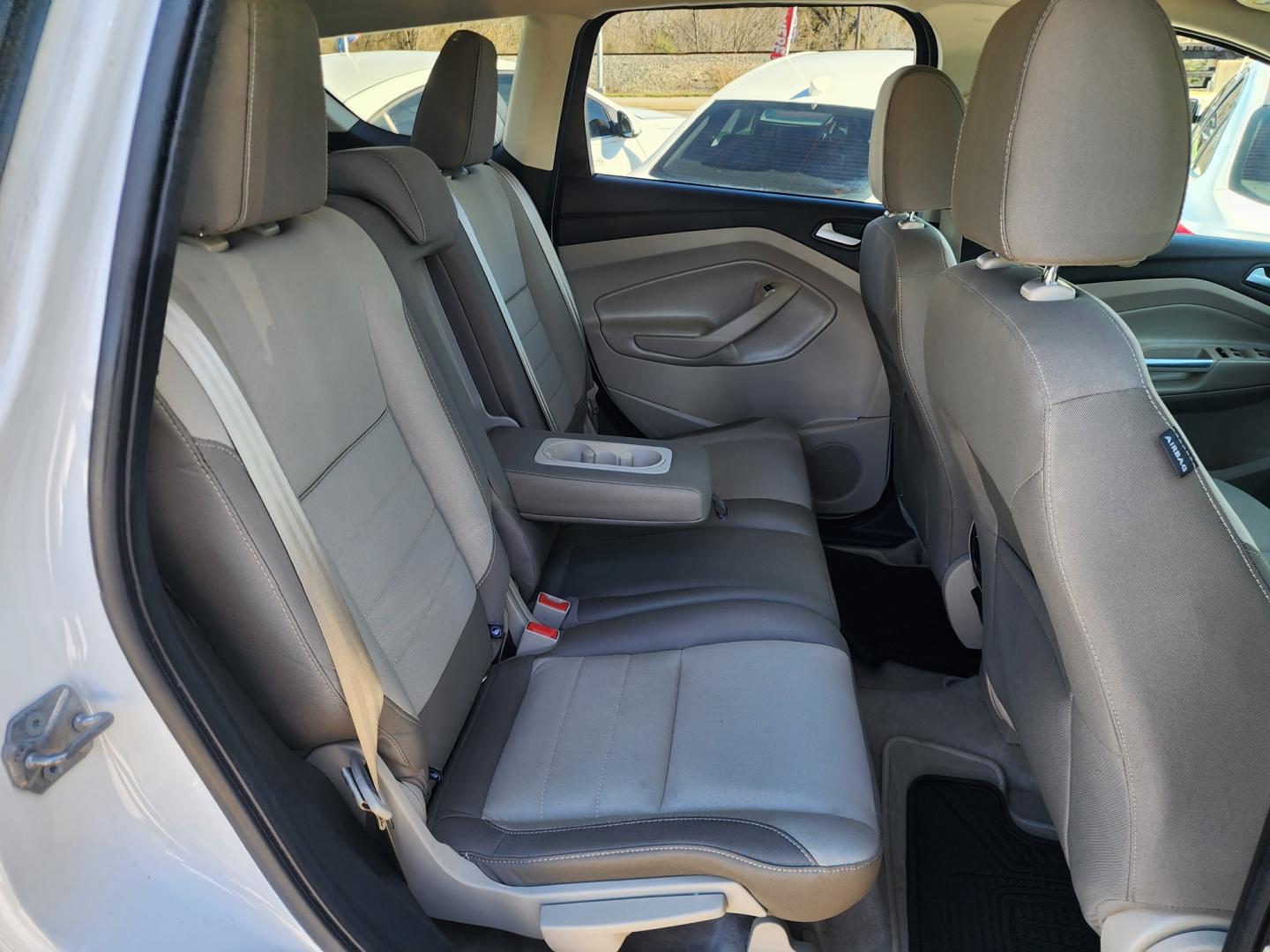 2015 WHITE Ford Escape SE (1FMCU9GX4FU) with an 1.6L L4 DOHC 16V engine, 6-Speed Automatic transmission, located at 2660 S.Garland Avenue, Garland, TX, 75041, (469) 298-3118, 32.885551, -96.655602 - Welcome to DallasAutos4Less, one of the Premier BUY HERE PAY HERE Dealers in the North Dallas Area. We specialize in financing to people with NO CREDIT or BAD CREDIT. We need proof of income, proof of residence, and a ID. Come buy your new car from us today!! This is a Super Clean 2015 FORD ESCAP - Photo#18